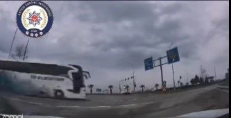 Artvin&rsquo;de kırmızı ışık ihlali ve drift yapan s&uuml;r&uuml;c&uuml;lere ceza yağdı
