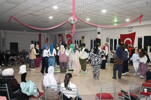 Aşaği&ccedil;obanisa&rsquo;da Şalvar Gecesi coşkusu
