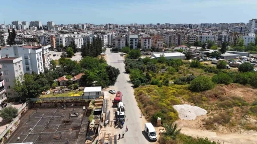 ASAT kanalizasyon hattı temizliği ve kapak d&uuml;zenleme &ccedil;alışmalarını s&uuml;rd&uuml;r&uuml;yor
