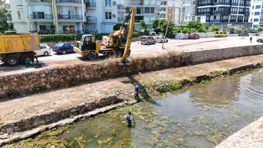 ASAT&rsquo;tan Konyaaltı&rsquo;nda kapsamlı kanal temizliği
