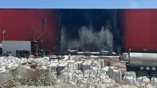 Asfalt fabrikasında yangın
