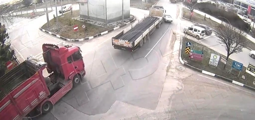 Aşırı hız ve dikkatsizlik kazalara davetiye çıkarttı
