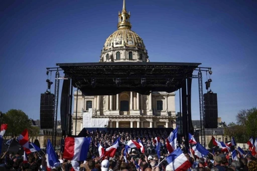 Aşırı sağcı Fransız siyasetçi Le Pen: &quot;Martin Luther King’i örnek alacağız, mücadelemiz barışçıl ve demokratik olacak&quot;
