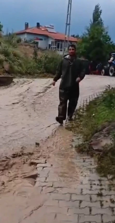 Aşırı yağış Develi&rsquo;de sele d&ouml;n&uuml;şt&uuml;
