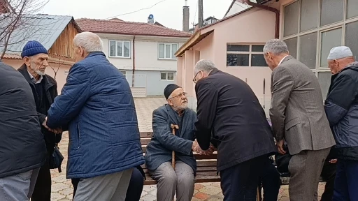 Asırlık bayramlaşma geleneği Pazaryeri&rsquo;nde coşkuyla s&uuml;rd&uuml;
