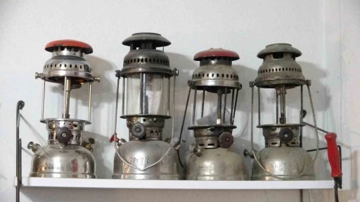 Asırlık lambalara yeniden ışık veriyor
