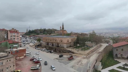 Asırlık Sungur Bey Cami Cuma namazı ile yeniden ibadete a&ccedil;ılıyor

