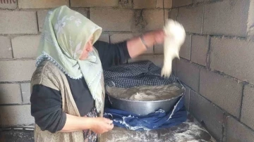 Asırlık tandır kültürüyle ekmek zamlarını yendiler
