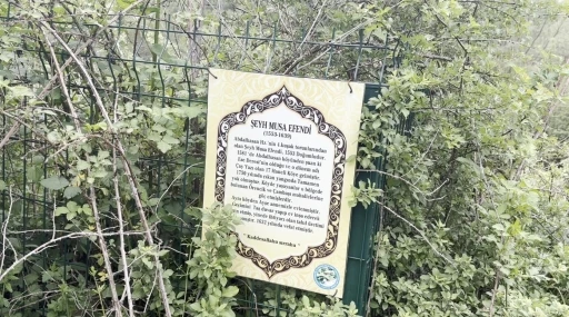 Asırlık türbe bakımsızlık ve kaçak kazılarla yok olma tehlikesiyle karşı karşıya

