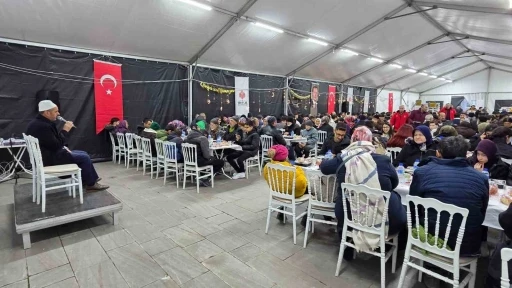 Asırlık vakıf geleneği y&uuml;zlerce vatandaşı aynı sofrada buluşturdu
