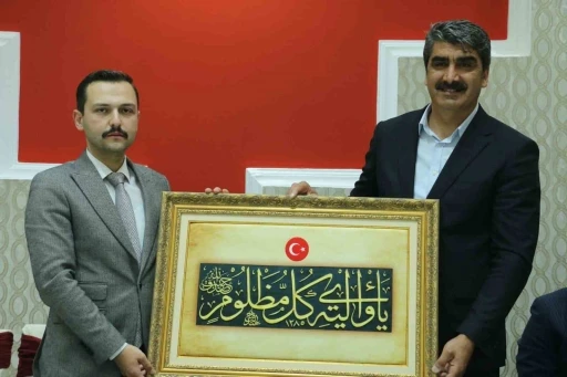 Aşkale Kaymakamı Emre Oğuzt&uuml;rk&rsquo;e duygu dolu veda
