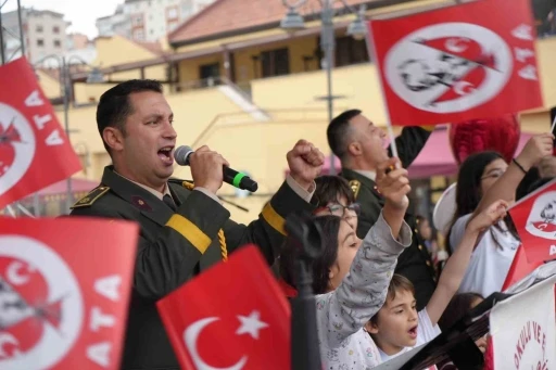 Askeri bandonun, Sefo’nun &quot;Bilmem mi&quot; performansı beğeni topladı
