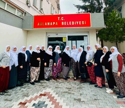 Aslanapa&rsquo;dan Mihalgazi&rsquo;ye dayanışma mesajı: "Birlikte g&uuml;&ccedil;l&uuml;, birlikte kararlı"
