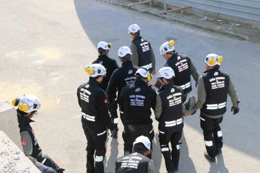 Asrın Felaketi sonrası kritik adım: DKMP kendi arama kurtarma ekibini oluşturdu
