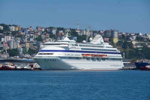 &rsquo;Astoria Grande&rsquo; yeniden Samsun&rsquo;da: Rus turistlerin ilgisi s&uuml;r&uuml;yor
