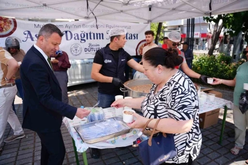 Aşure ikramları Soma ve Akhisar&rsquo;dan başladı
