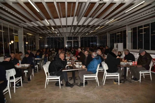 Atakum Belediyesi Şehit &Ouml;mer Halisdemir Parkı&rsquo;nda &uuml;cretsiz iftar hizmeti
