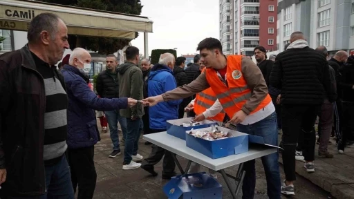 Atakum Belediyesinden bayram şekeri ikramı
