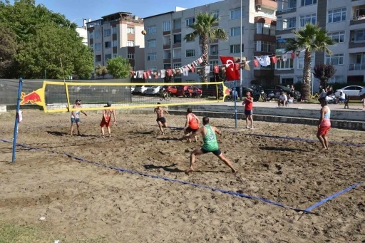 Atakum&rsquo;da plaj voleybolu heyecanı yaşandı
