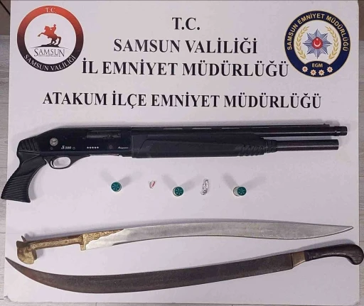 Atakum&rsquo;da ruhsatsız silah ve kılı&ccedil; ele ge&ccedil;irildi

