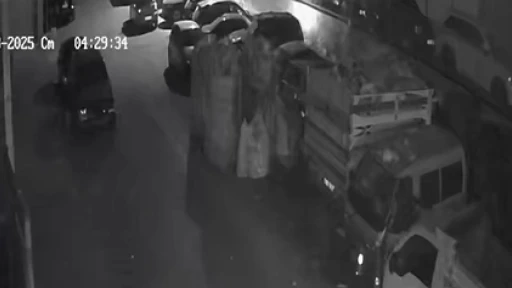 Ataşehir’de park halindeki araçları kundaklayan 2 şahıs yakalandı
