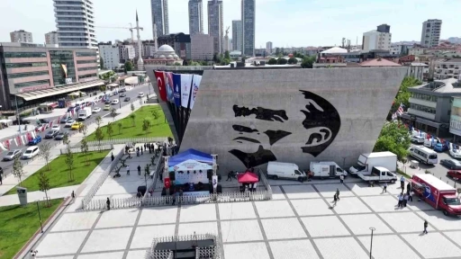 Ataşehir&rsquo;de Y&uuml;z&uuml;nc&uuml; Yıl Atat&uuml;rk M&uuml;zesi ve K&uuml;t&uuml;phanesi ile İ&ccedil;erenk&ouml;y Meydanı a&ccedil;ıldı
