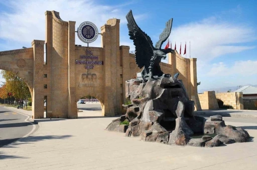 Atat&uuml;rk &Uuml;niversitesi, bilimsel etkide T&uuml;rkiye&rsquo;nin zirvesinde
