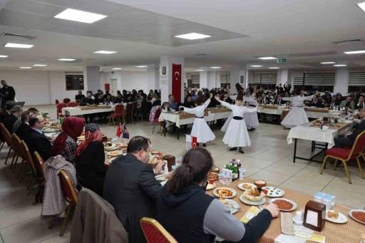 Atat&uuml;rk &Uuml;niversitesi &ouml;zel vakıf okulları ailesi iftar sofrasında buluştu
