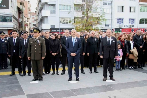 Atatürk vefatının 87. yıldönümünde Uşak’ta anıldı
