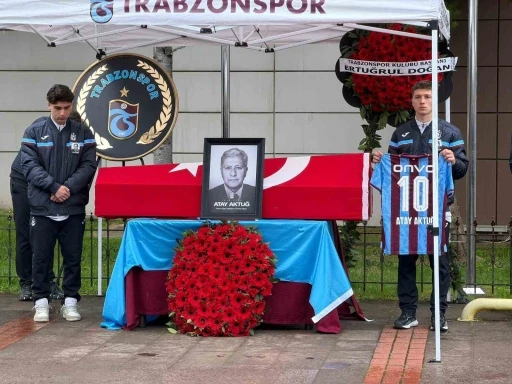 Atay Aktuğ i&ccedil;in t&ouml;ren d&uuml;zenlendi
