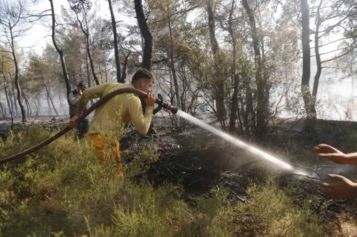 Ateş savaş&ccedil;ılarının b&ouml;lgedeki &ccedil;alışmaları s&uuml;r&uuml;yor
