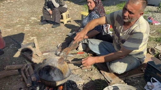 Ateşi eşi harlıyor, o kalaylıyor