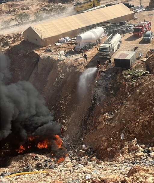 Atık malzeme yangını korkuttu
