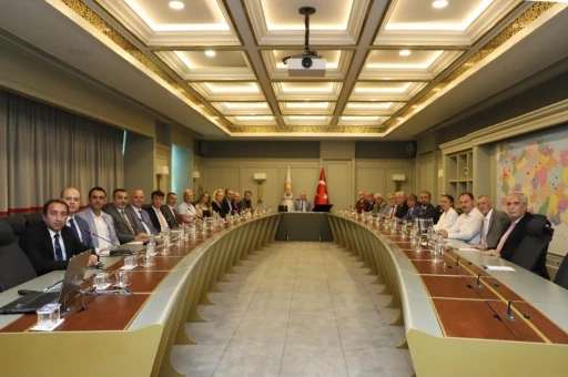Atik: ’’Vicdanlı çözümler üretecek kişilerle yol almalıyız’’
