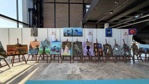 Atıklar, &ouml;zel bireylerin ellerinde sanata d&ouml;n&uuml;şt&uuml;
