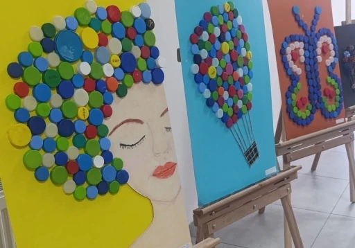 Atıkları sanat eserine d&ouml;n&uuml;şt&uuml;rd&uuml;ler
