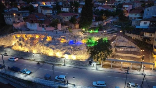 Atıl alan, göz kamaştıran şelaleye dönüştü
