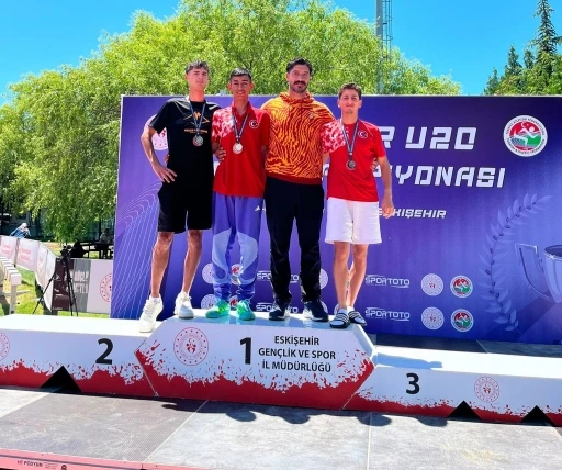 Atletizmde 9 yıldır kırılamayan T&uuml;rkiye rekoru kırıldı
