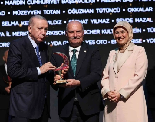 ATO&rsquo;ya Kızılay&rsquo;dan anlamlı &ouml;d&uuml;l
