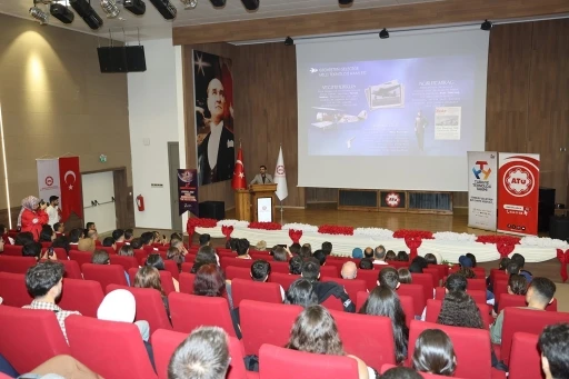 ATÜ’de &quot;Milli Teknoloji Hamlesi&quot; söyleşisi
