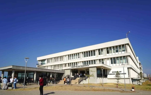 AT&Uuml; Yabancı Diller Y&uuml;ksekokulu&rsquo;na DEDAK&rsquo;tan 5 yıllık tam akreditasyon
