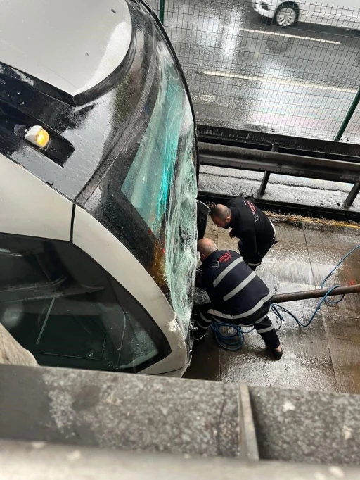 Avcılar’da metrobüs kazası
