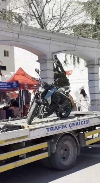 Avcılar&rsquo;da polis &ccedil;evirmesine giren motosikletliye 226 bin lira ceza kesildi
