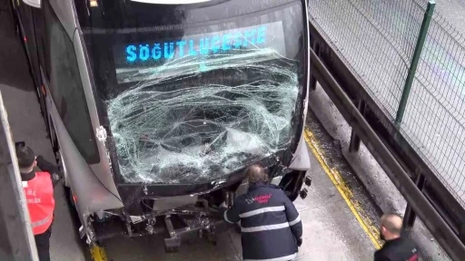 Avcılar metrobüs kazası: 2’si çocuk 21 yaralı
