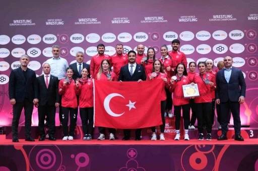 Avrupa Güreş Şampiyonası’nda milli kadın güreşçilerden tarihi başarı
