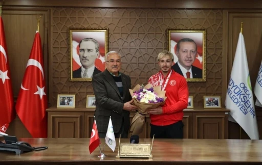 Avrupa şampiyonu milli halterci Yusuf Fehmi Genç, Ordu’da coşkuyla karşılandı
