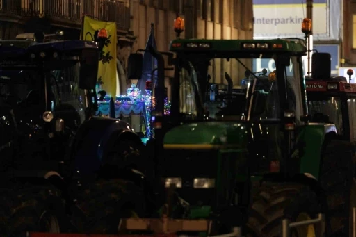 Avrupalı &ccedil;ift&ccedil;ilerden AB zirvesinin yapıldığı Br&uuml;ksel&rsquo;de trakt&ouml;rl&uuml; protesto
