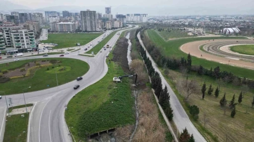 Ayafatma Deresi&rsquo;nde kapsamlı temizlik &ccedil;alışması
