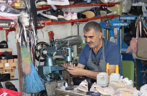 Ayakkabı tamirciliği mesleği ölüyor
