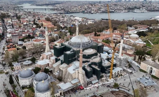 Ayasofya&rsquo;da dev restorasyonda kritik aşama: Kubbe kapatılıyor
